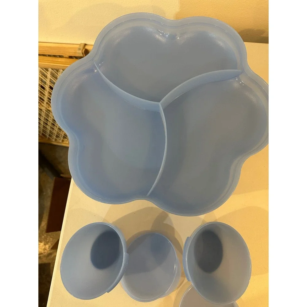 Tupperware 1.5 Gal Chip & Dip Flower Bowl Serving Tray w/2 Side Bowls Blue